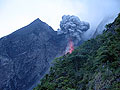 Perjalanan ke Pulau Komba untuk melihat gunung api Batu Tara