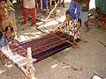 Pembuatan tenun ikat